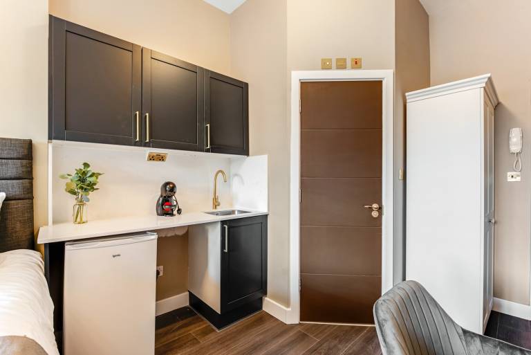 56600f0579d774968c497a91cc