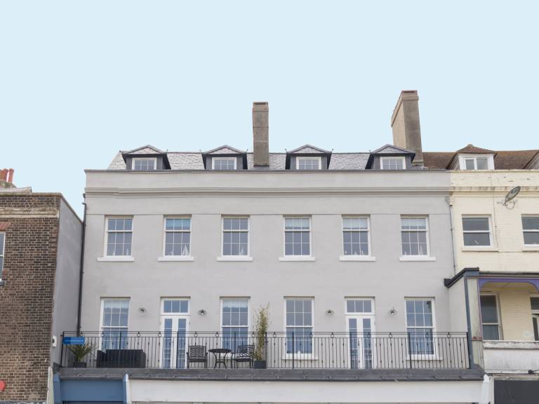 6e69496b4a604c73e6f52e51f2