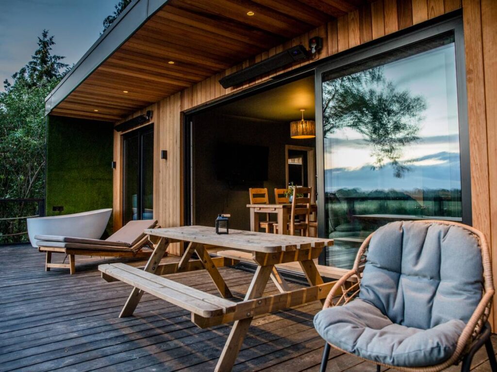 f5bbda4b551ae4678d721320a8